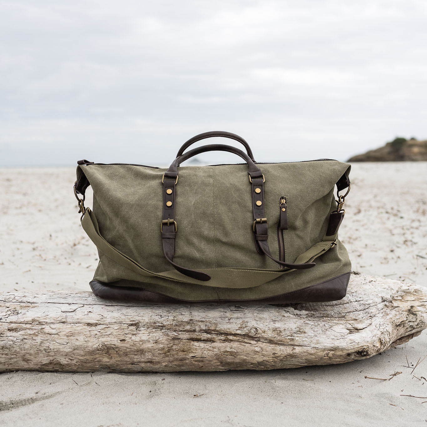 Tekapo Canvas Overnighter Bag - Olive