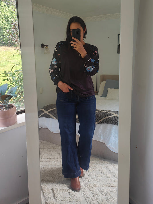 Stretchy Floral Sleeve Evelyn Top