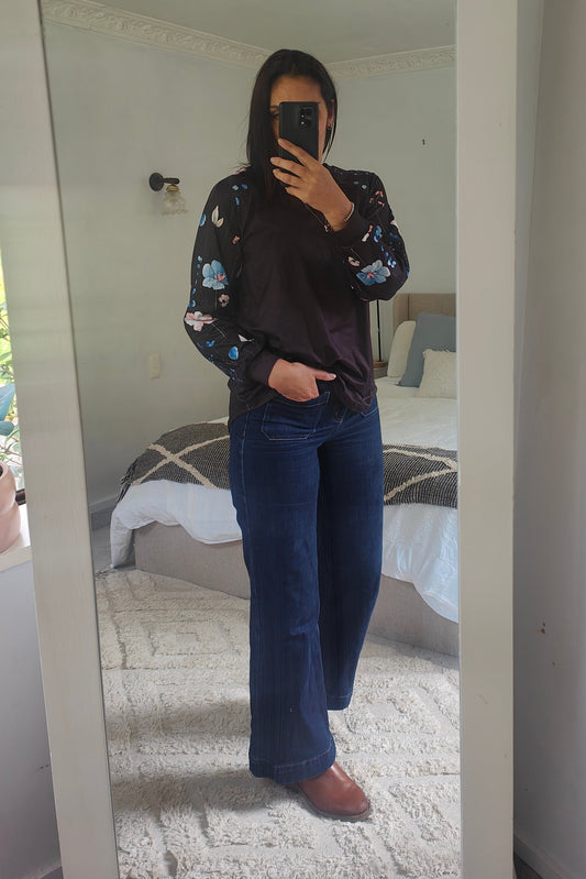 Stretchy Floral Sleeve Evelyn Top