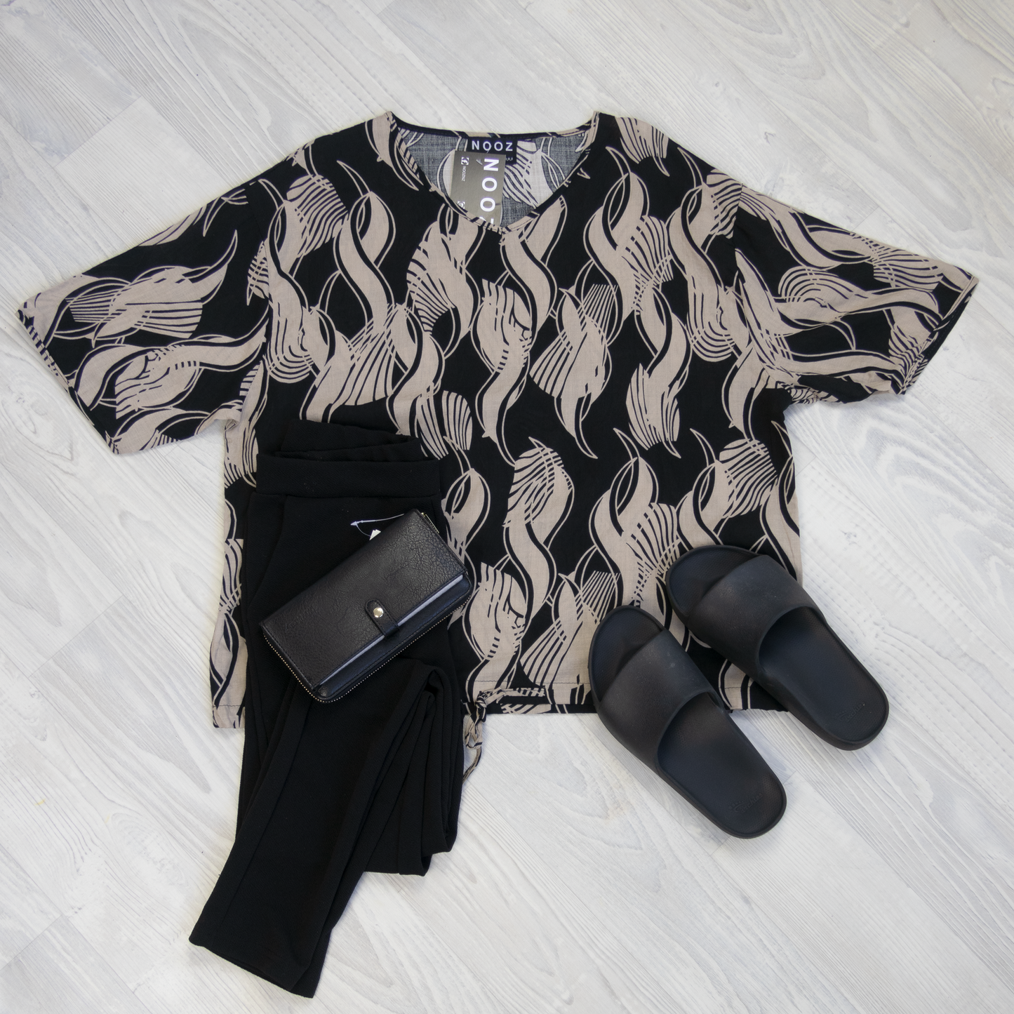 Short Sleeve Verity Tie Top - Dark Deco Dream