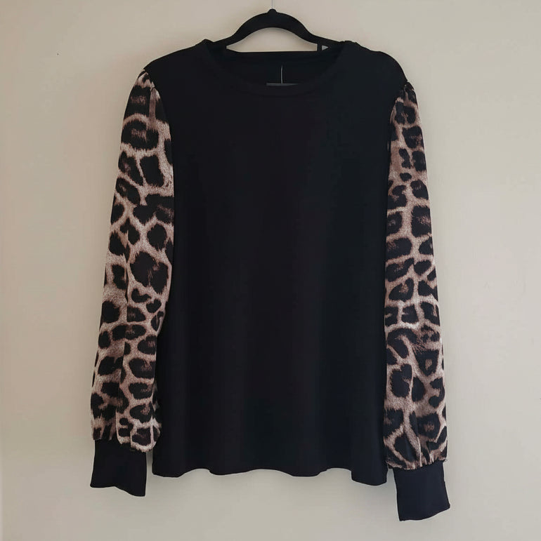 Floaty Animal Print Sleeve Top - Black