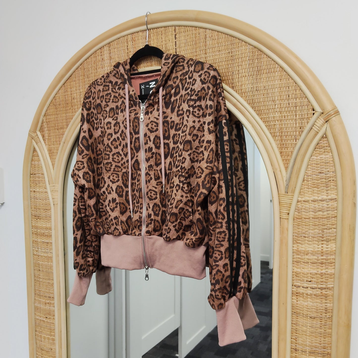Leo Hooded Cropped Zip Up - Brown