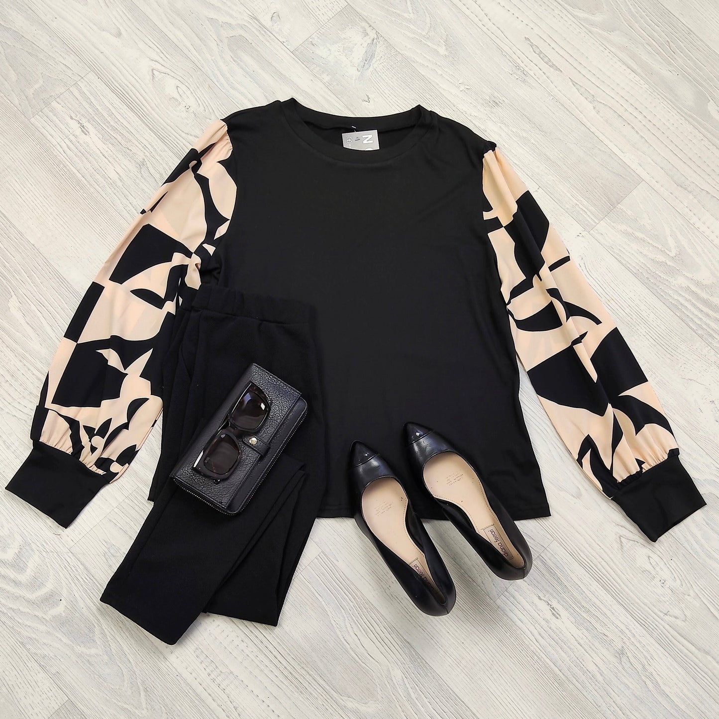 Black Geo Sleeve Top - Sand
