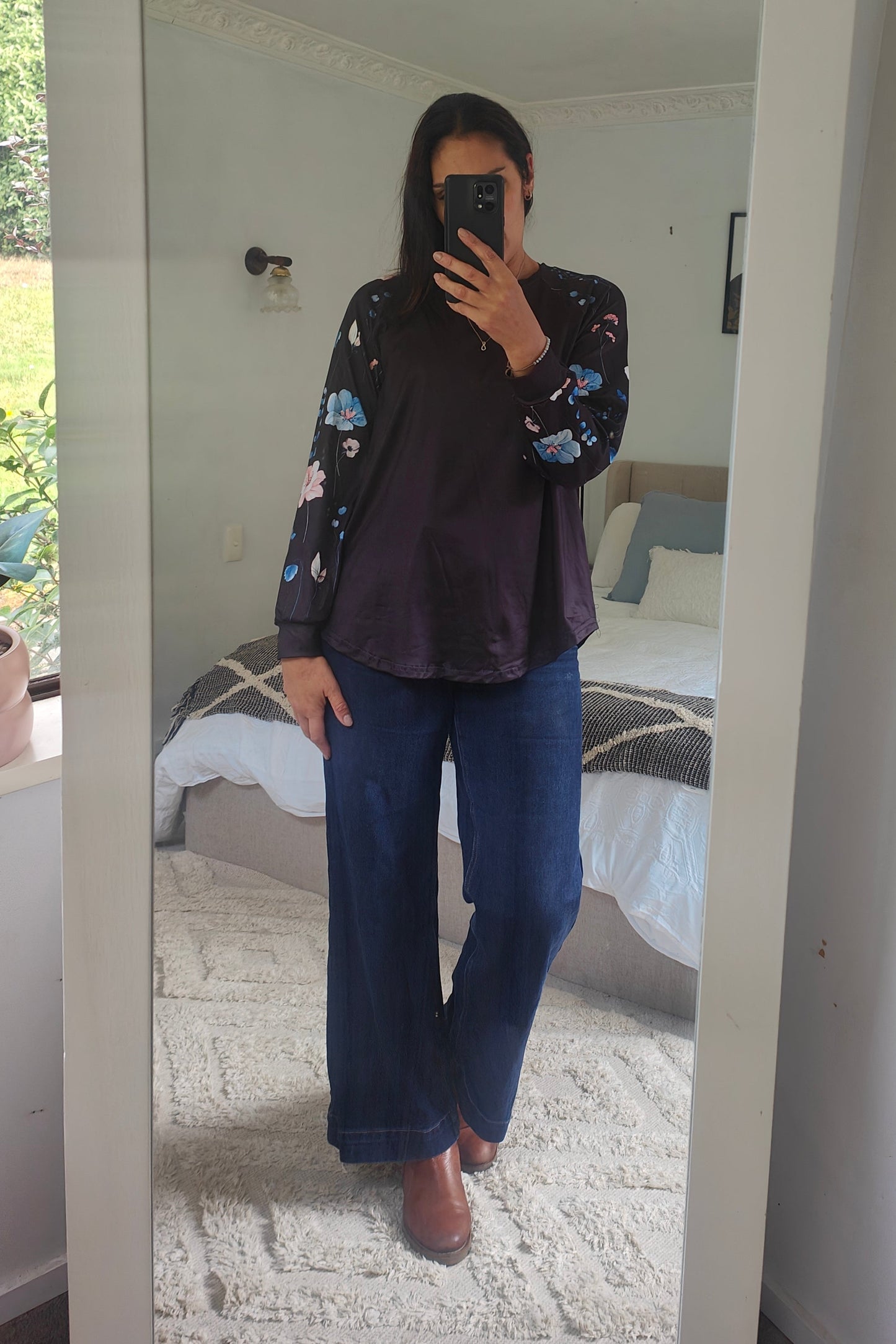 Stretchy Floral Sleeve Evelyn Top