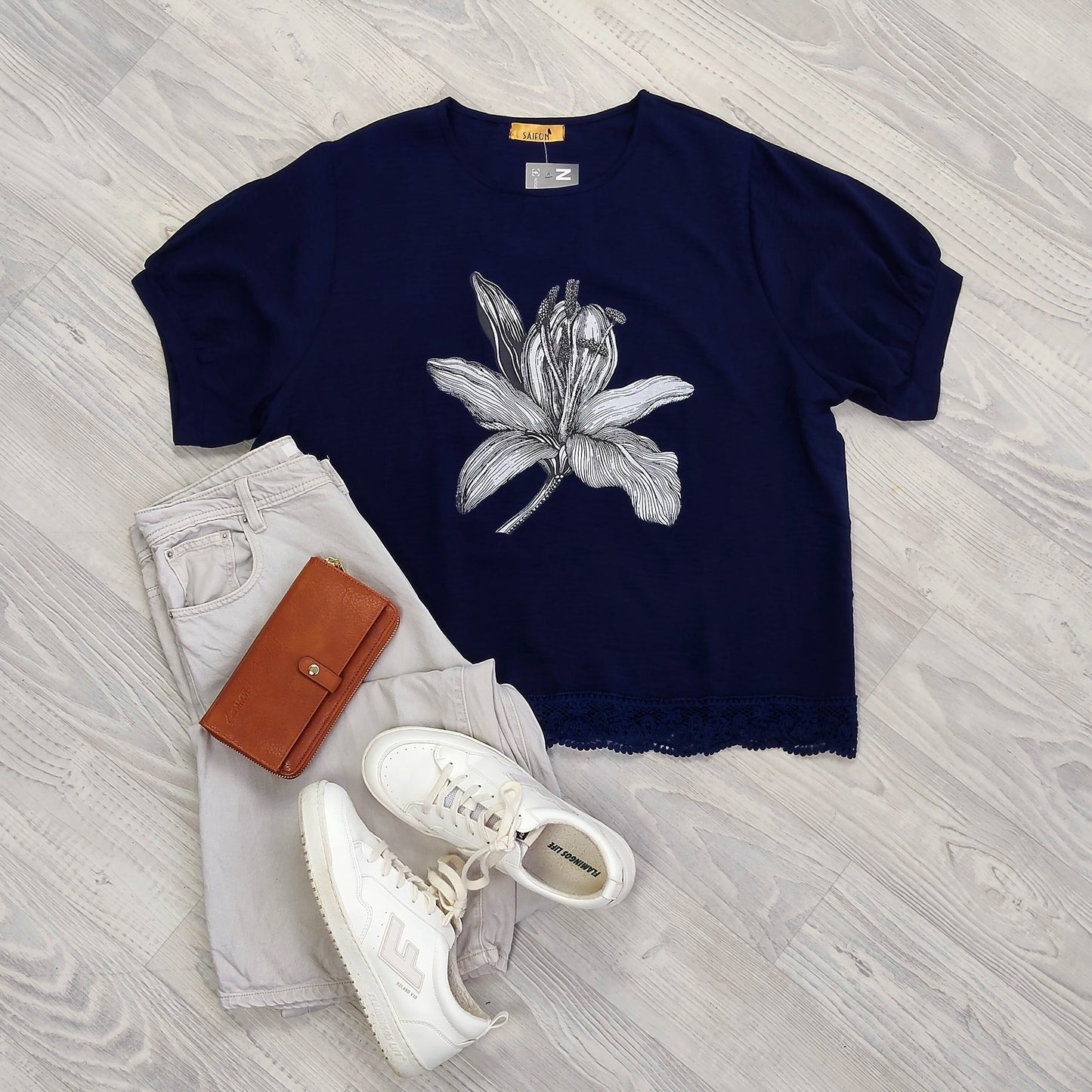 Graphic Lily Top - Navy