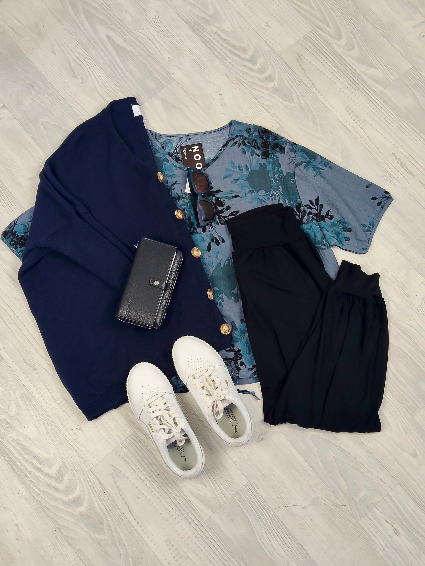 Short Sleeve Verity Tie Top- Denim Floral