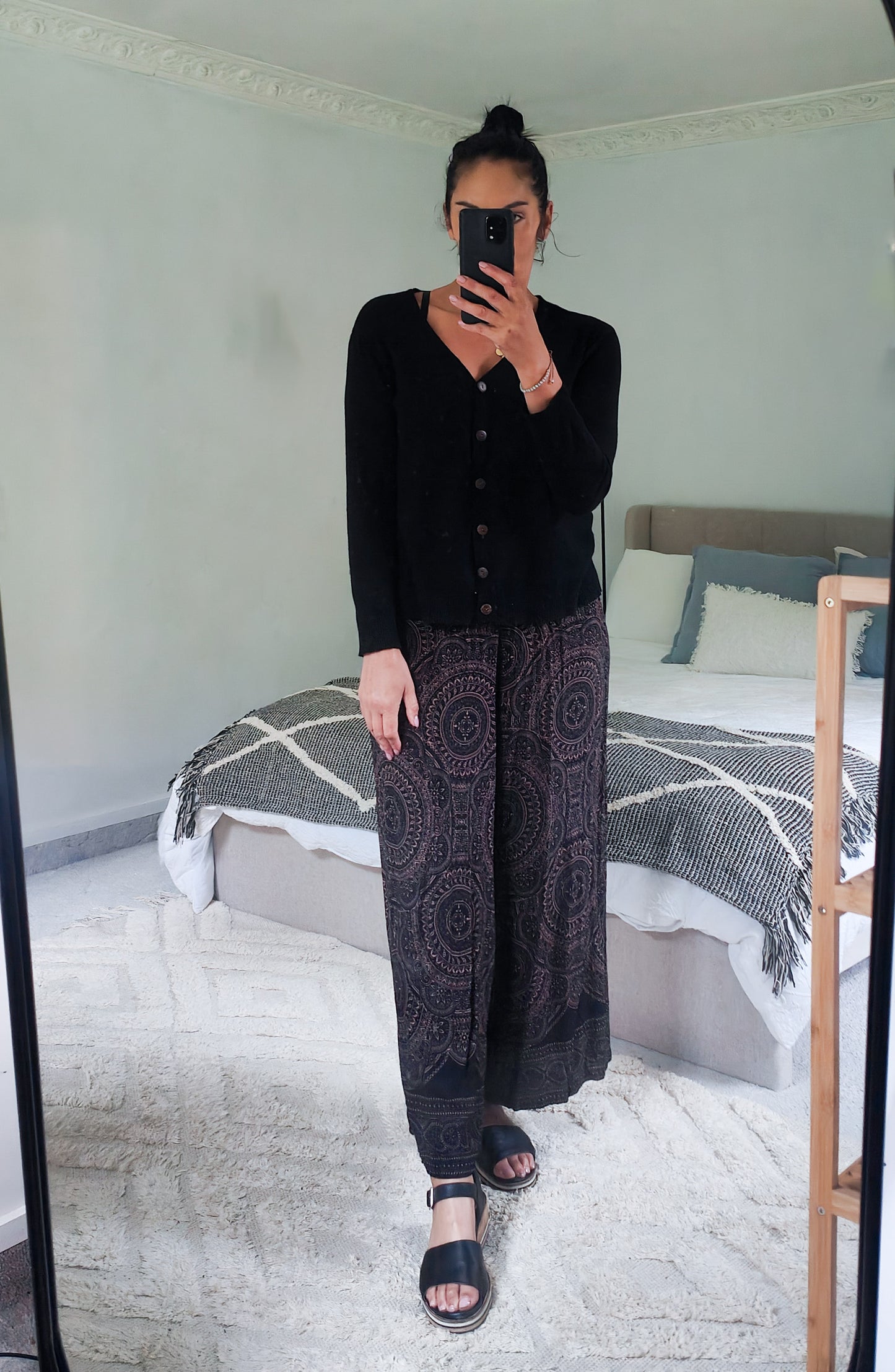 Black - Soft Button Up Pannarai Cardigan