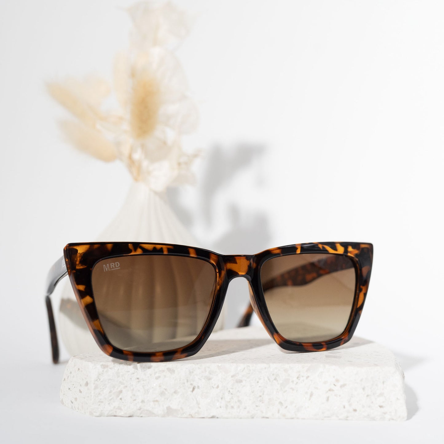 Twiggy Sunglasses - Tortoise